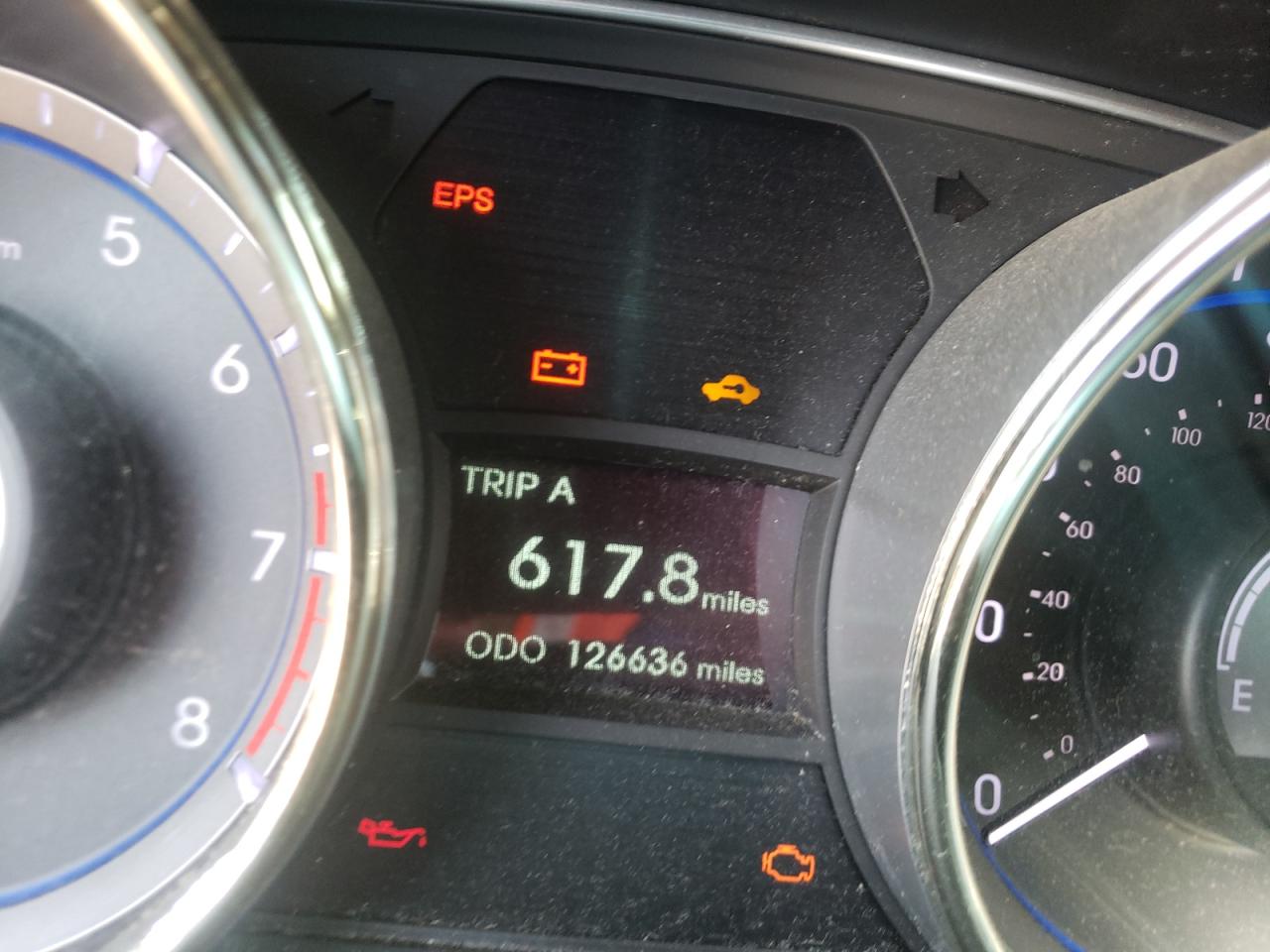 Photo 8 from auction – 2011 HYUNDAI SONATA SE with VIN 5NPEC4AB3BH289742