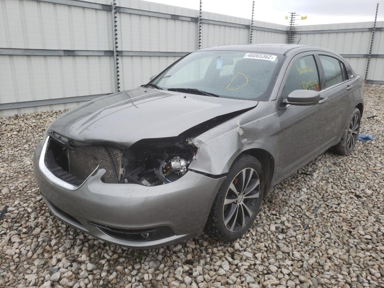 Photo 2 from auction – 2013 CHRYSLER 200 LIMITE with VIN 1C3CCBCG4DN623627