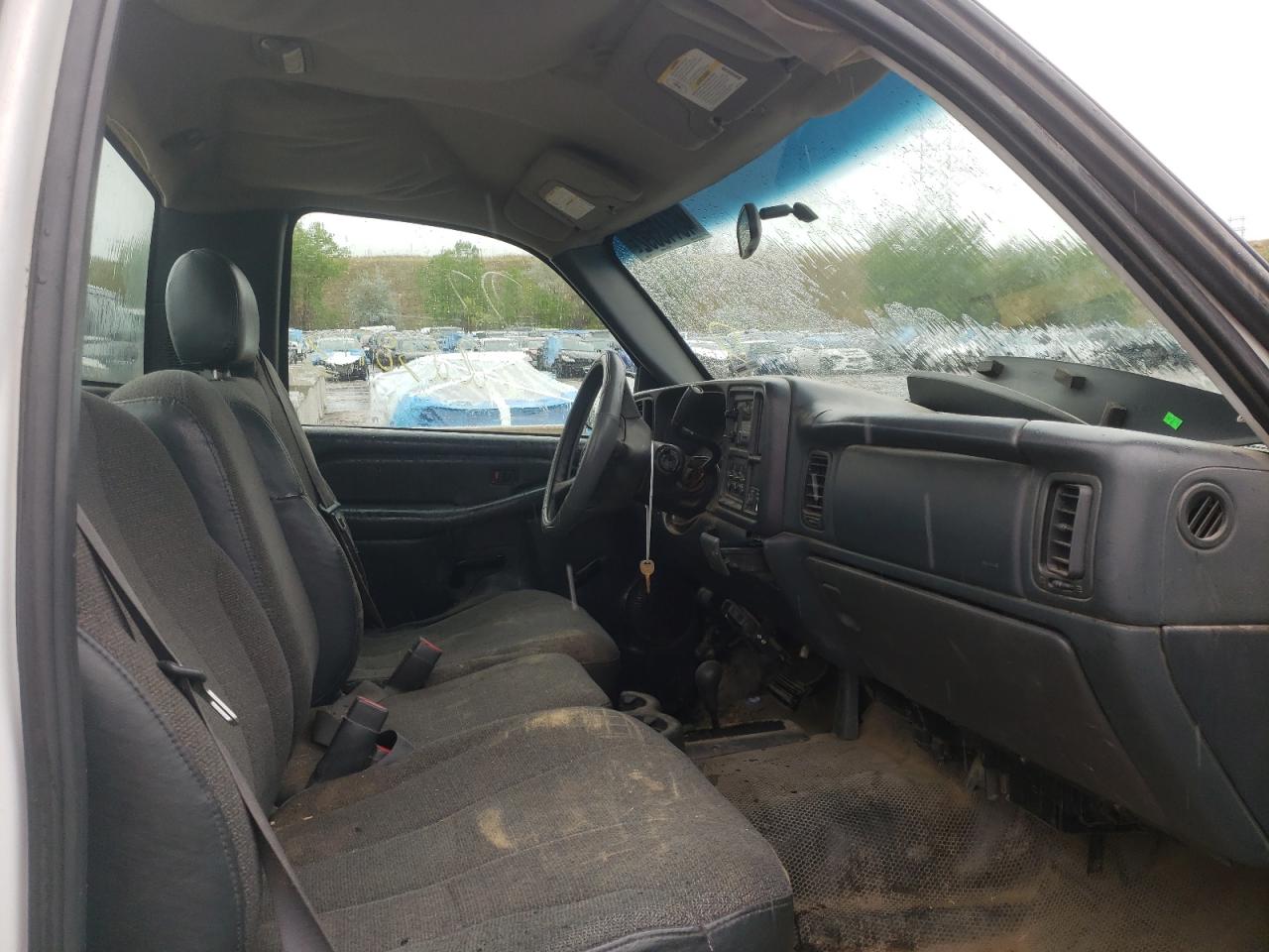Photo 5 from auction – 2001 CHEVROLET SILVERADO with VIN 1GCHK24U71E142324