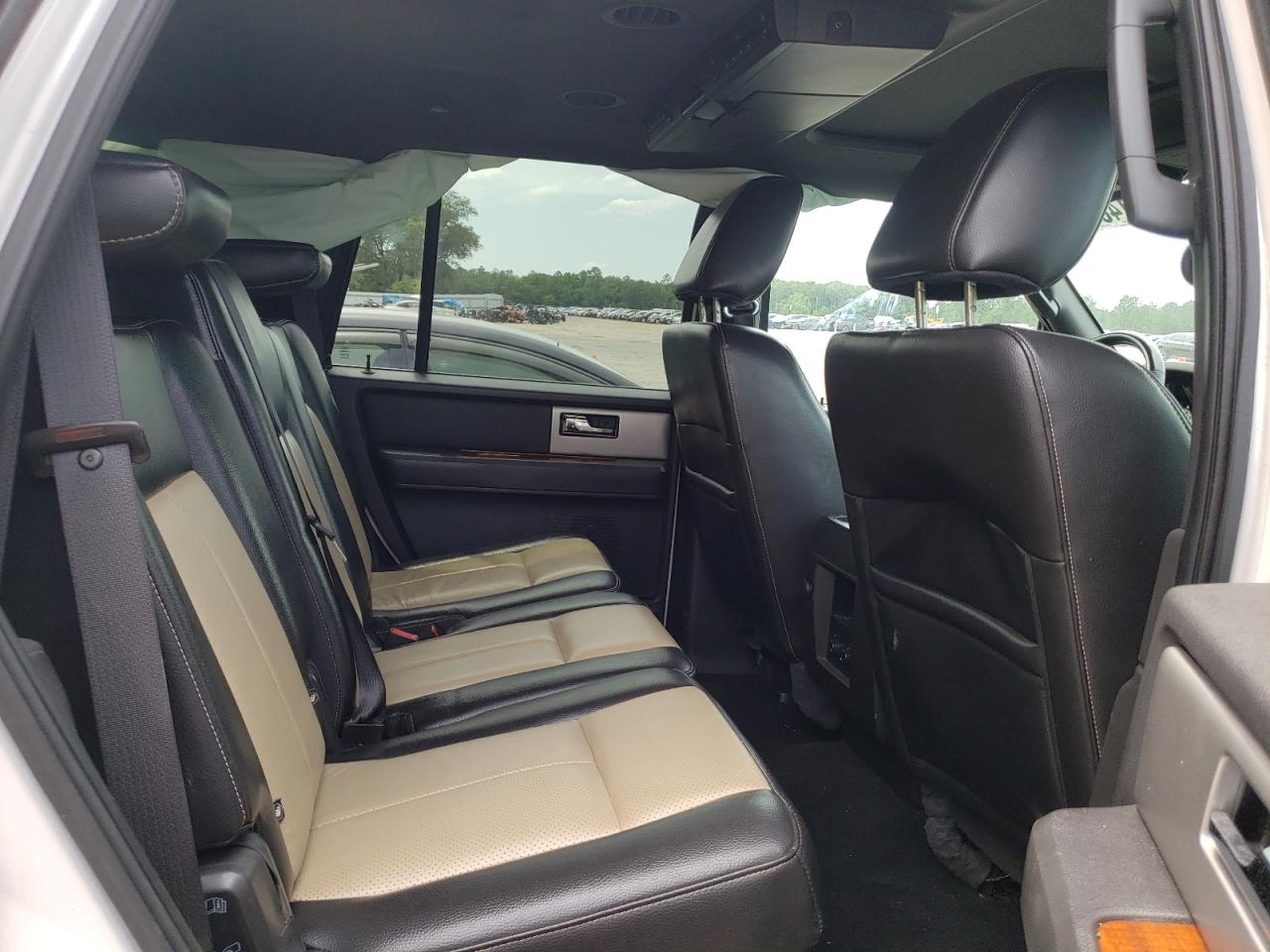 Photo 6 from auction – 2010 FORD EXPEDITION with VIN 1FMJU1J56AEA76508