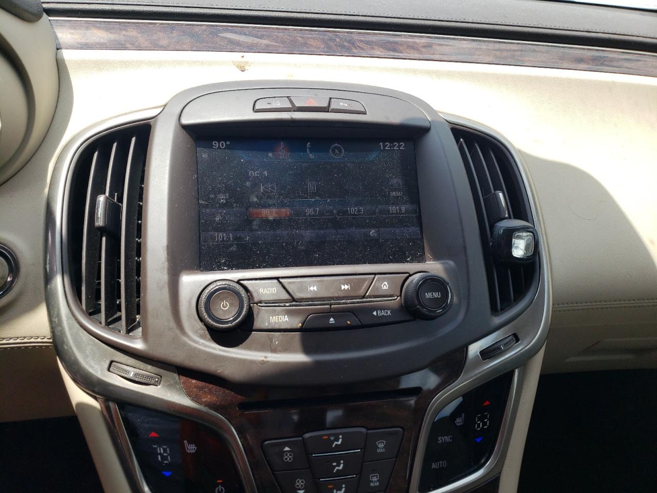 Photo 9 from auction – 2015 BUICK LACROSSE with VIN 1G4GB5G38FF201216