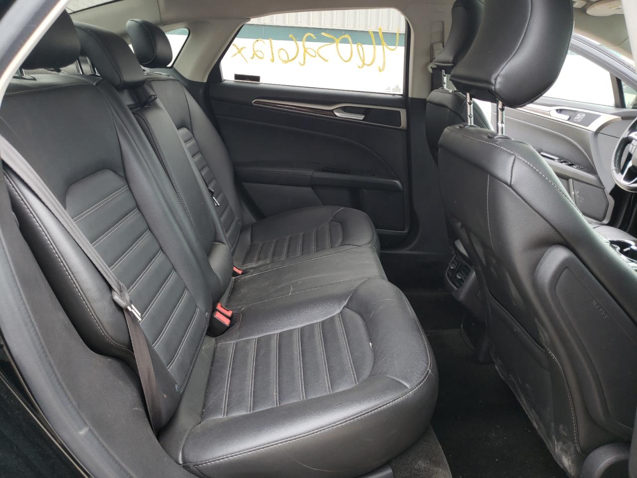 Photo 17 from auction – 2016 FORD FUSION SE with VIN 3FA6P0H98GR310549