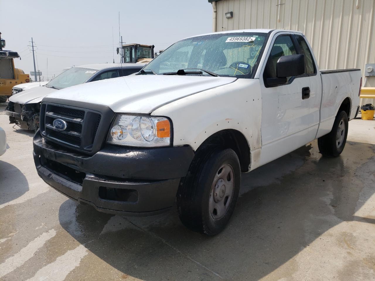 Photo 2 from auction – 2005 FORD F150 with VIN 1FTRF12255KF14352