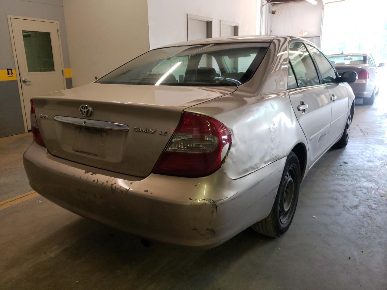 Photo 4 from auction – 2004 TOYOTA CAMRY LE with VIN 4T1BE32K64U806316