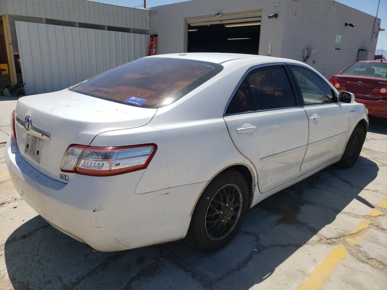 Photo 4 from auction – 2011 TOYOTA CAMRY HYBR with VIN 4T1BB3EK2BU136099