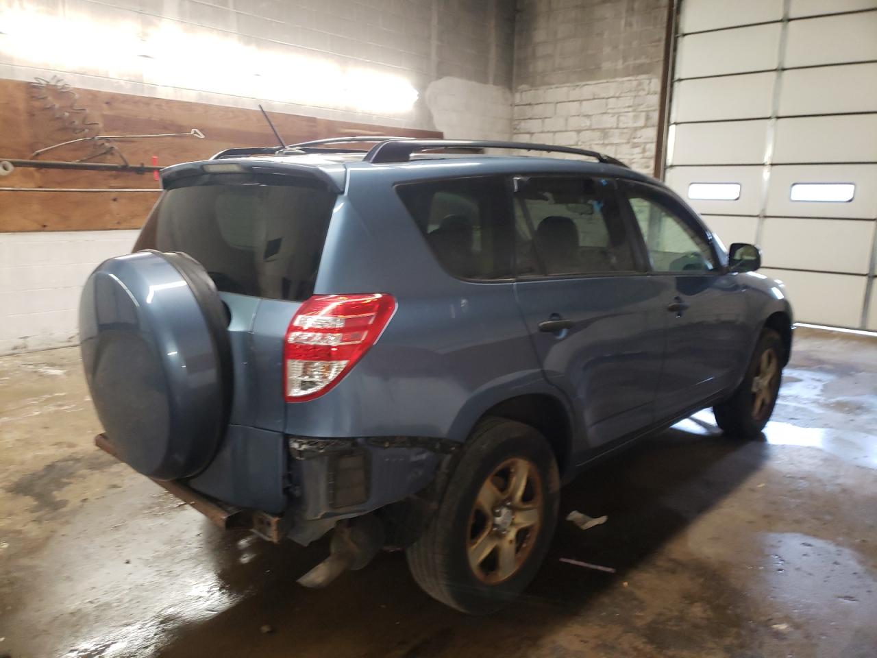 Photo 4 from auction – 2010 TOYOTA RAV4 with VIN JTMZF4DV6A5019482