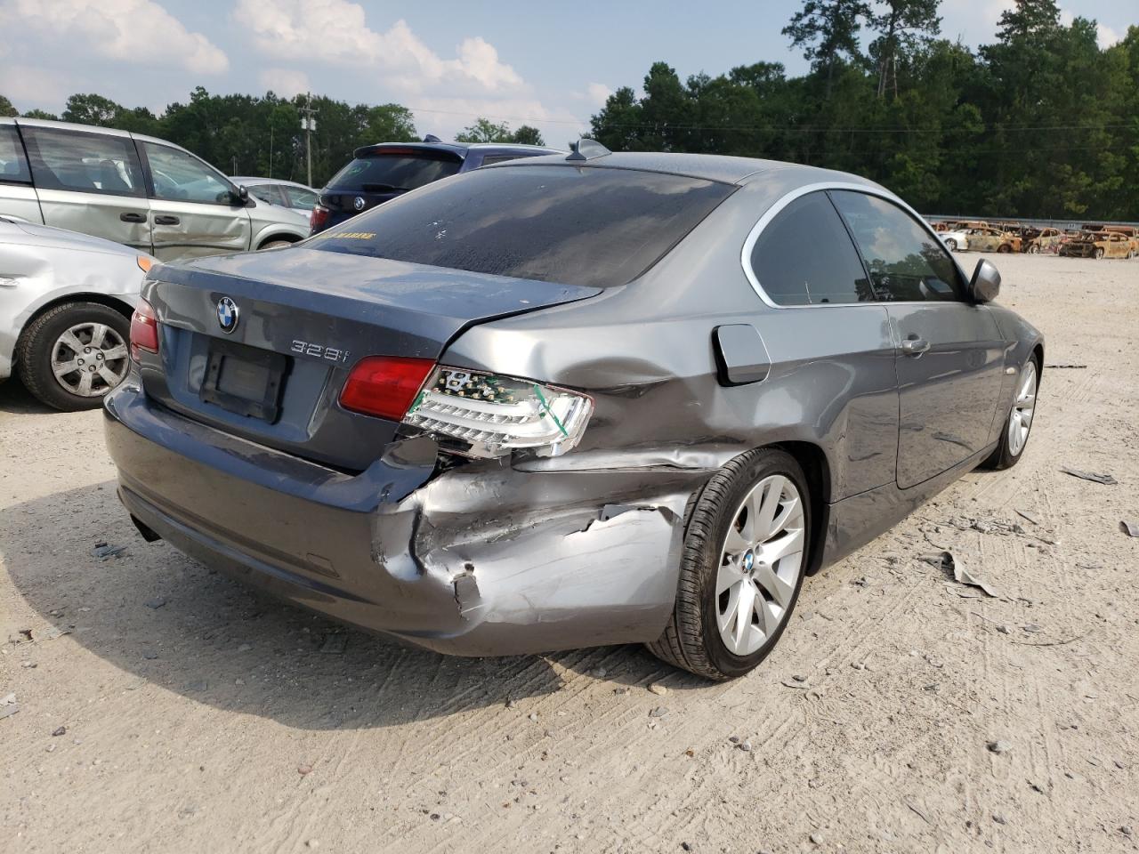 Photo 4 from auction – 2013 BMW 328 I with VIN WBAKE3C51DE772015