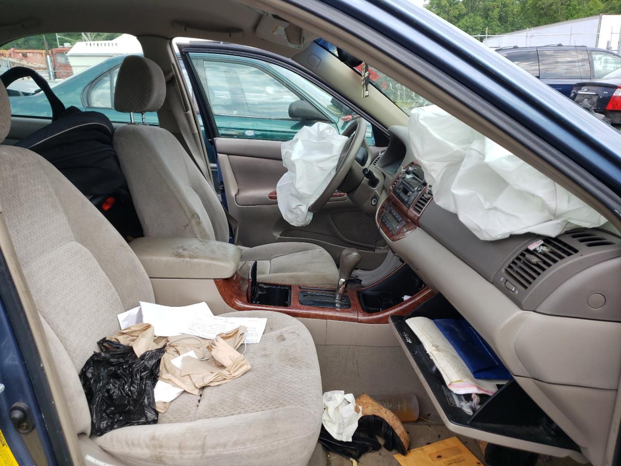 Photo 5 from auction – 2003 TOYOTA CAMRY LE with VIN 4T1BE30K73U685751
