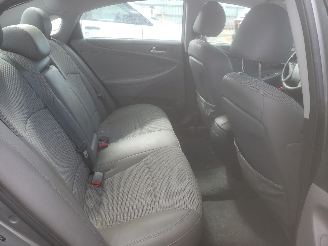 Photo 6 from auction – 2012 HYUNDAI SONATA SE with VIN 5NPEC4AC7CH432542