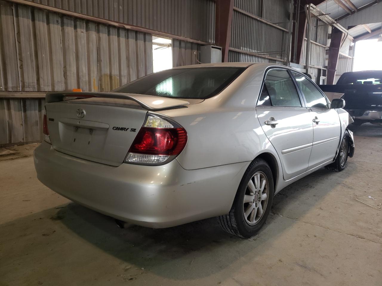 Photo 4 from auction – 2005 TOYOTA CAMRY LE with VIN 4T1BE32K45U551456