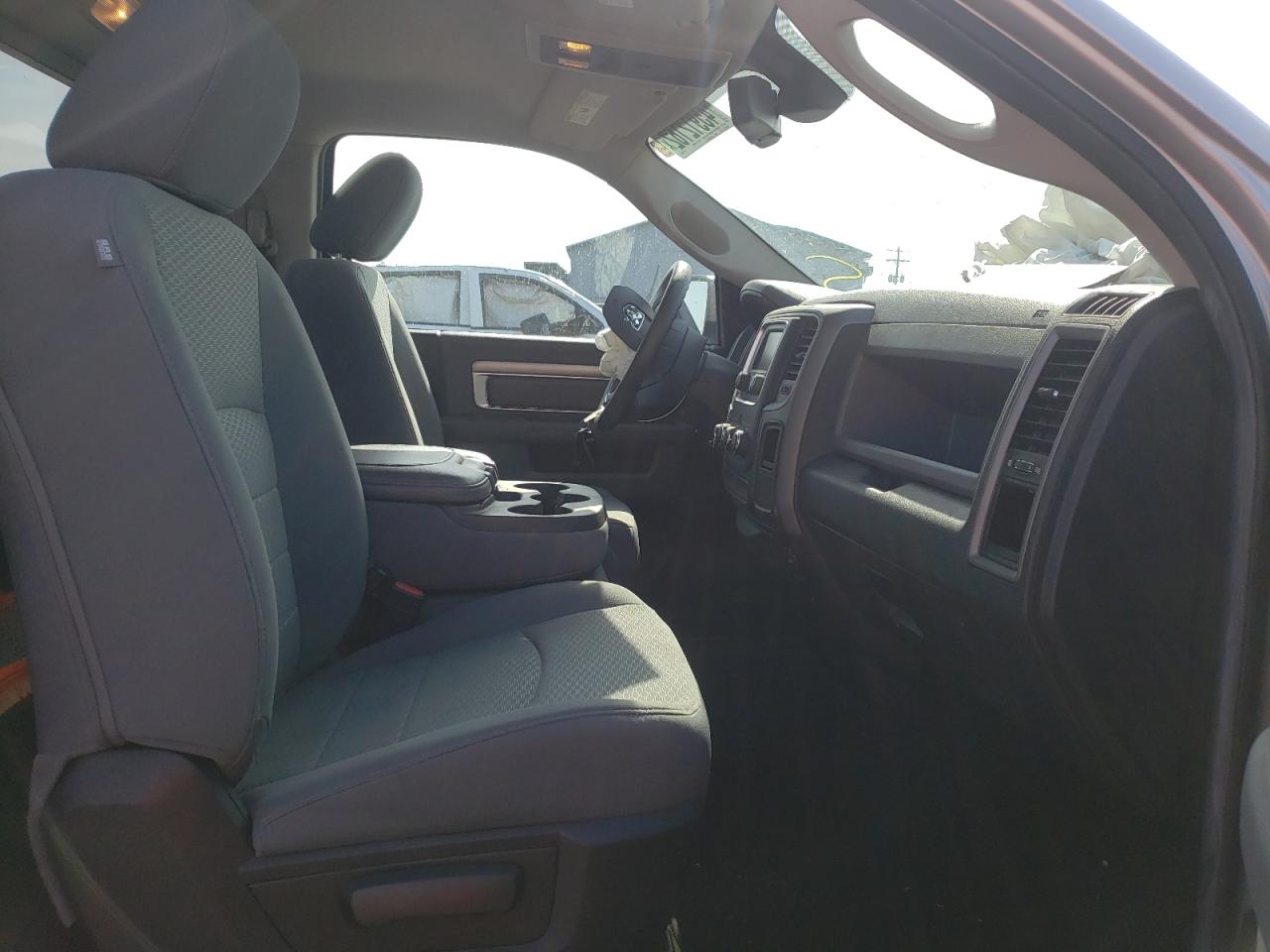 Photo 5 from auction – 2013 RAM 1500 ST with VIN 3C6JR7AG4DG588802