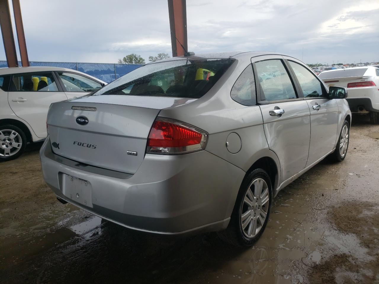 Photo 4 from auction – 2011 FORD FOCUS SEL with VIN 1FAHP3HN5BW179643