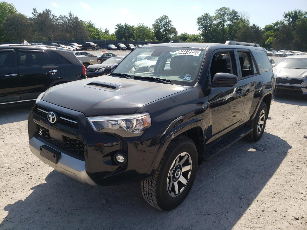 Photo 2 from auction – 2022 TOYOTA 4RUNNER SR with VIN JTEPU5JRXN5984177
