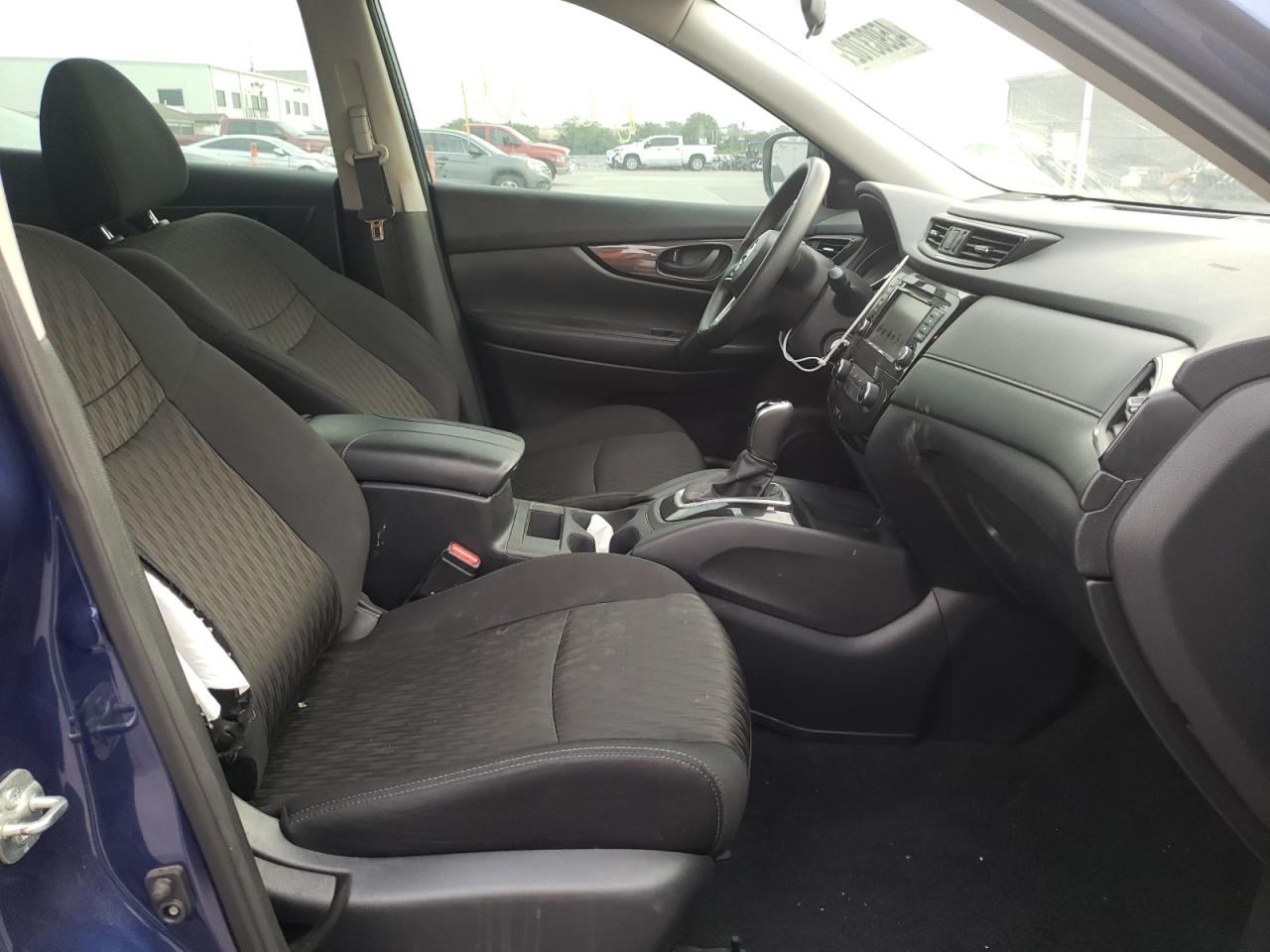 Photo 5 from auction – 2019 NISSAN ROGUE S with VIN 5N1AT2MT6KC791109
