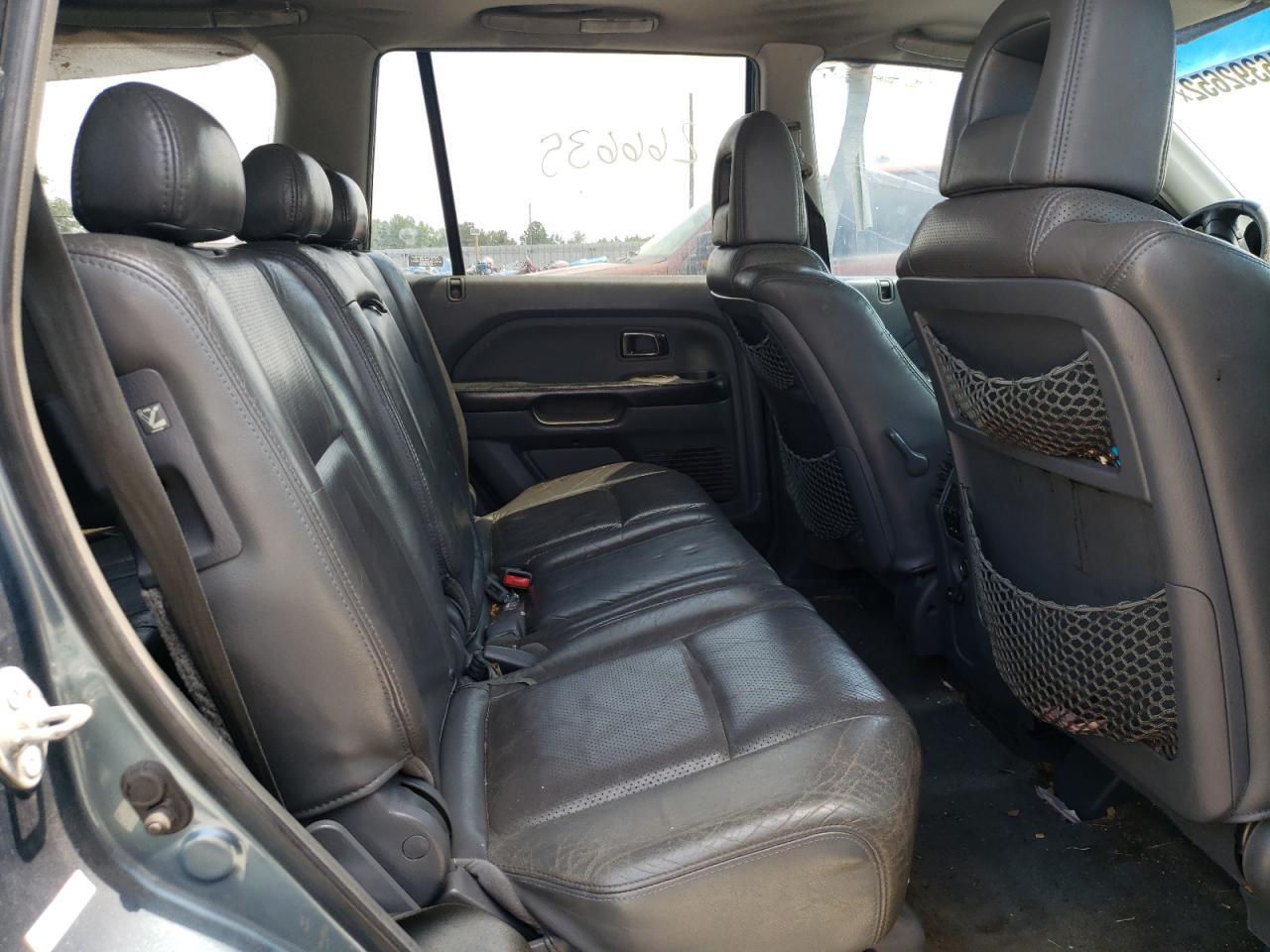 Photo 6 from auction – 2005 HONDA PILOT EXL with VIN 5FNYF18685B067700