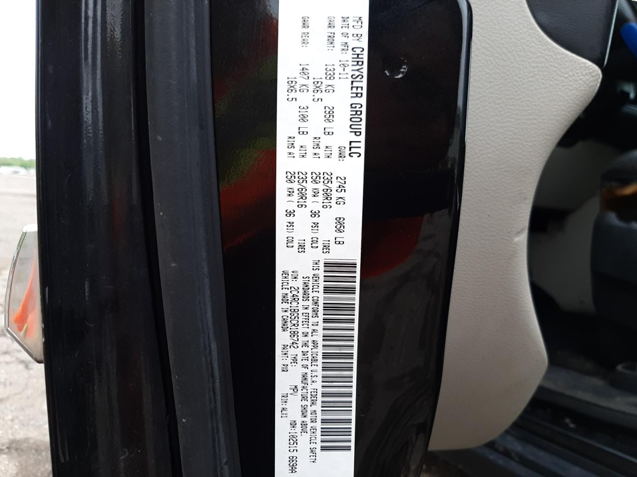 Photo 10 from auction – 2012 CHRYSLER TOWN & COU with VIN 2C4RC1BG5CR186742