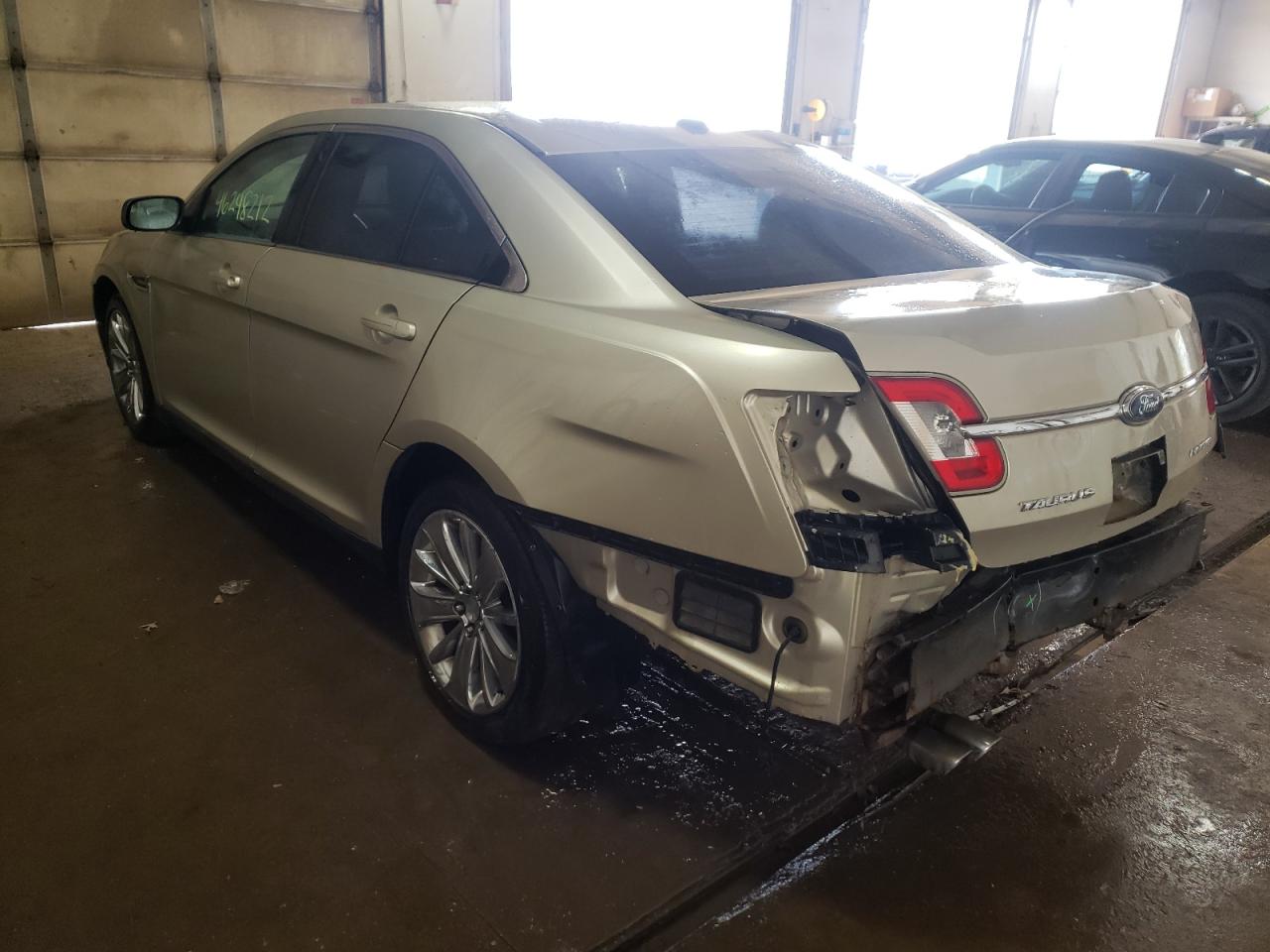 Photo 3 from auction – 2010 FORD TAURUS LIM with VIN 1FAHP2FW2AG119835