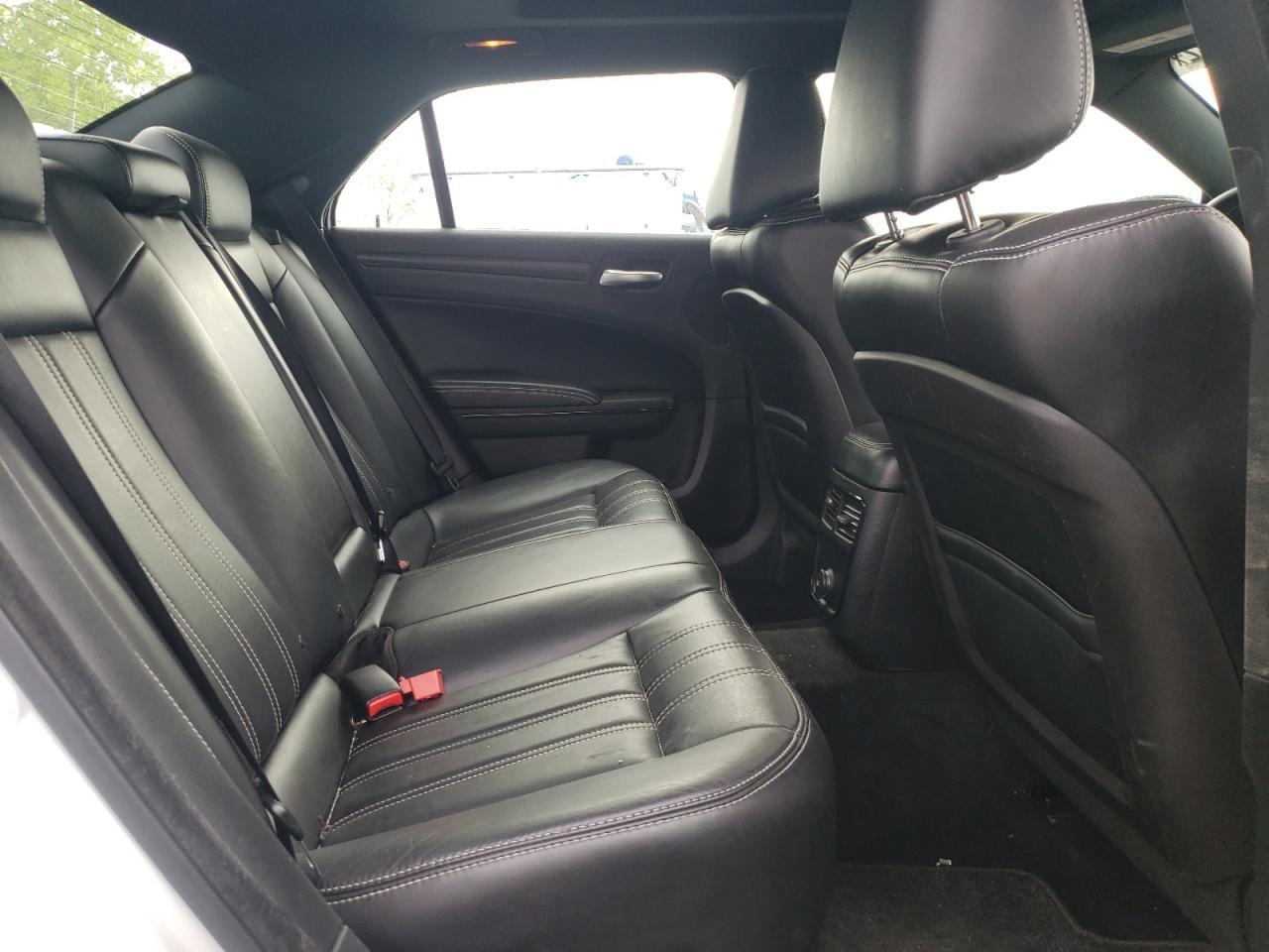 Photo 6 from auction – 2013 CHRYSLER 300 S with VIN 2C3CCABG1DH718439