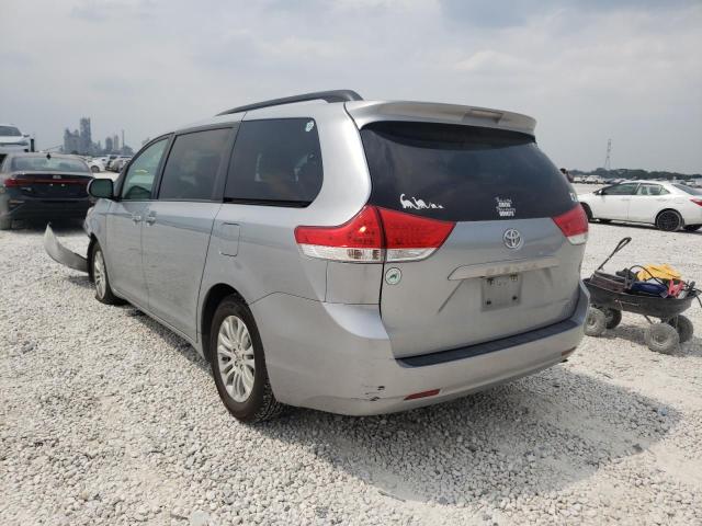 Photo 3 from auction – 2011 TOYOTA SIENNA XLE with VIN 5TDYK3DC9BS058918