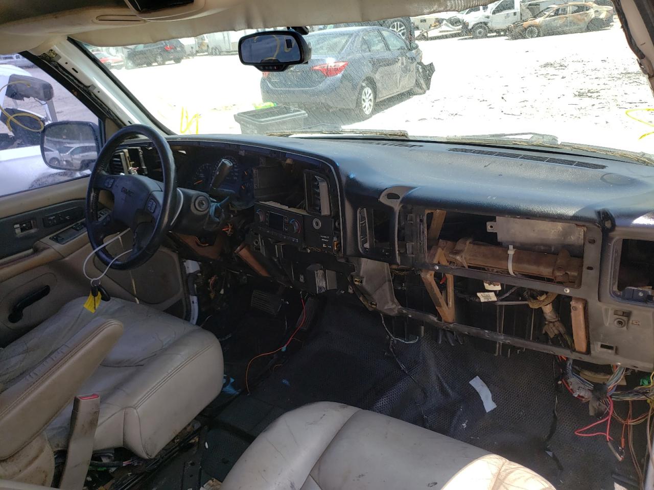 Photo 20 from auction – 2003 GMC NEW SIERRA with VIN 2GTEK19T431363574