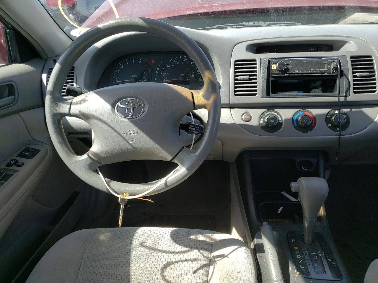 Photo 9 from auction – 2004 TOYOTA CAMRY LE with VIN 4T1BE32K84U308327