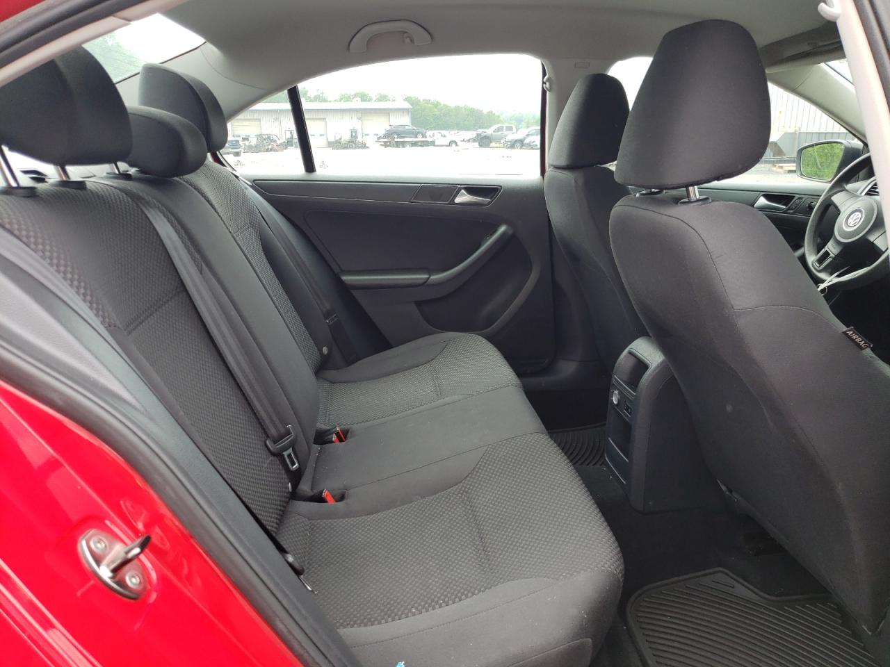 Photo 6 from auction – 2014 VOLKSWAGEN JETTA BASE with VIN 3VW2K7AJ2EM323020