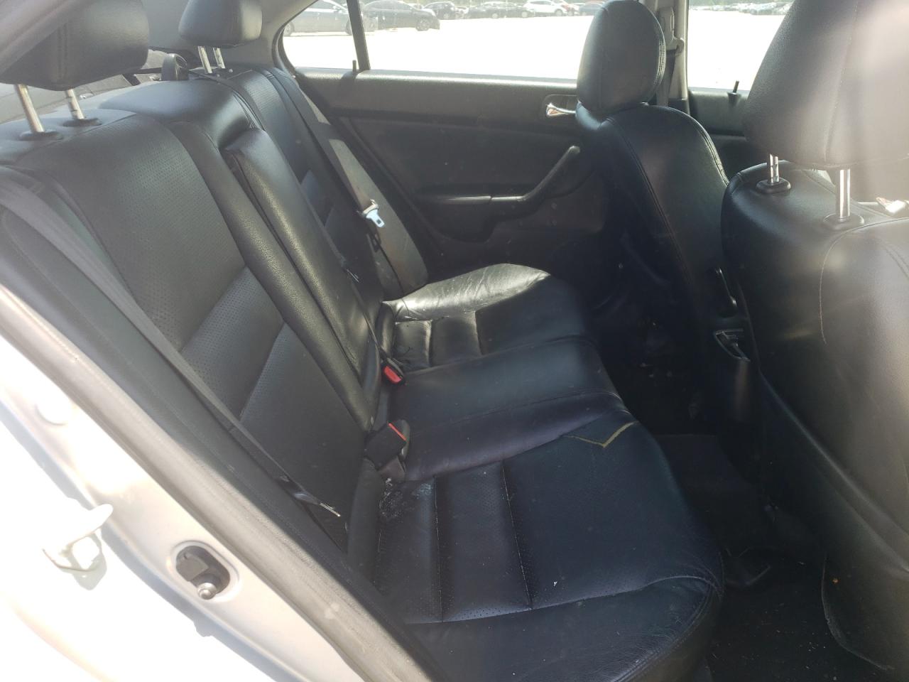 Photo 6 from auction – 2005 ACURA TSX with VIN JH4CL96885C002329