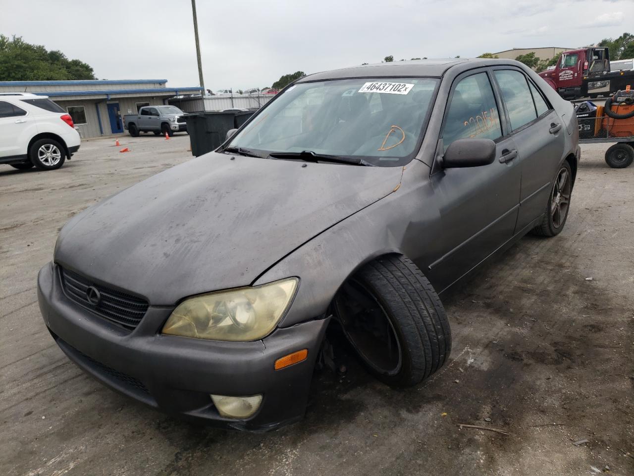 Photo 2 from auction – 2001 LEXUS IS 300 with VIN JTHBD182010007703