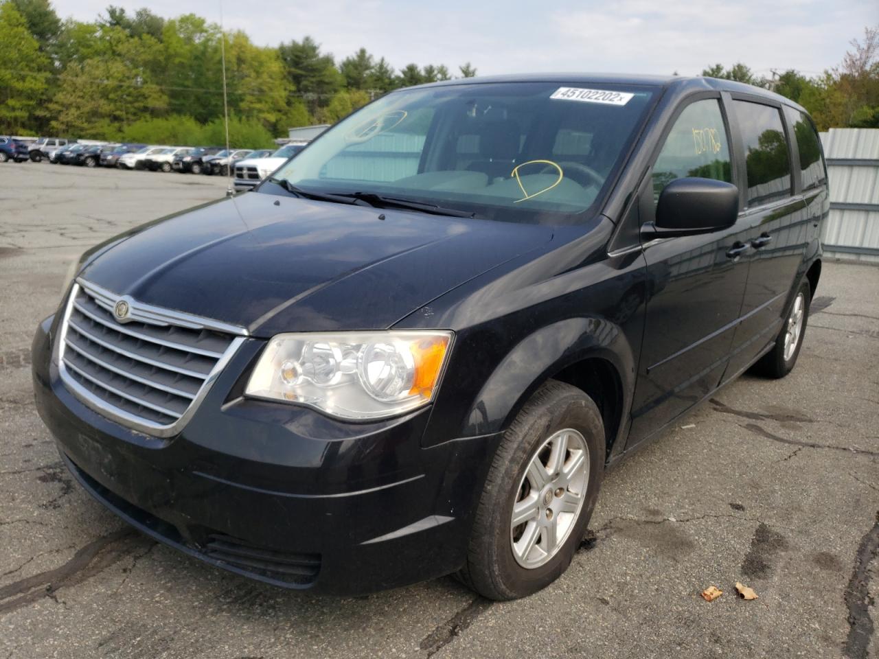 Photo 2 from auction – 2010 CHRYSLER TOWN & COU with VIN 2A4RR2D17AR340341