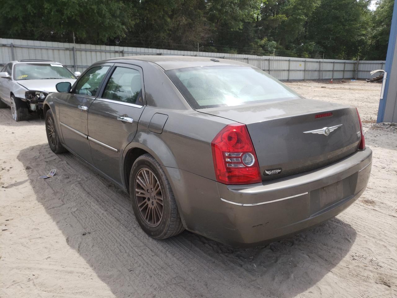 Photo 3 from auction – 2010 CHRYSLER 300 TOURIN with VIN 2C3CA1CV7AH266334