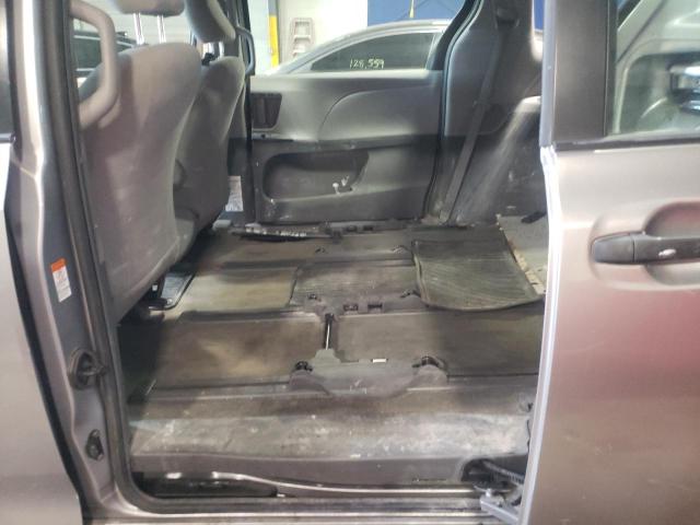 Photo 6 from auction – 2018 TOYOTA SIENNA L with VIN 5TDZZ3DC1JS915599