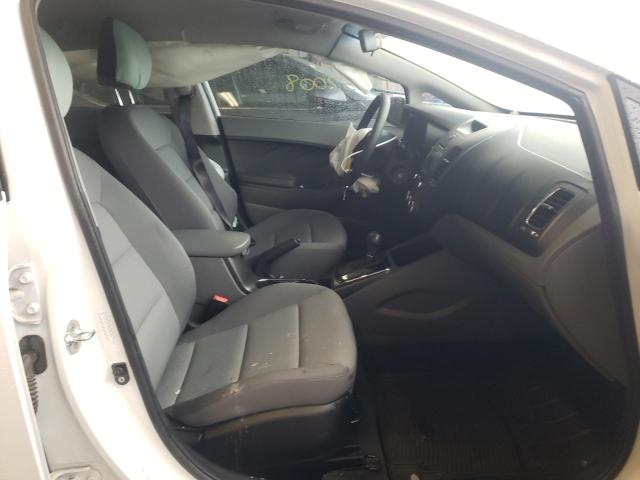 Photo 5 from auction – 2017 KIA FORTE LX with VIN 3KPFK4A7XHE040550