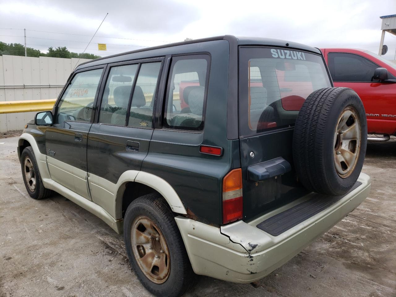 Photo 3 from auction – 1998 SUZUKI SIDEKICK S with VIN JS3TE21V9W4100203