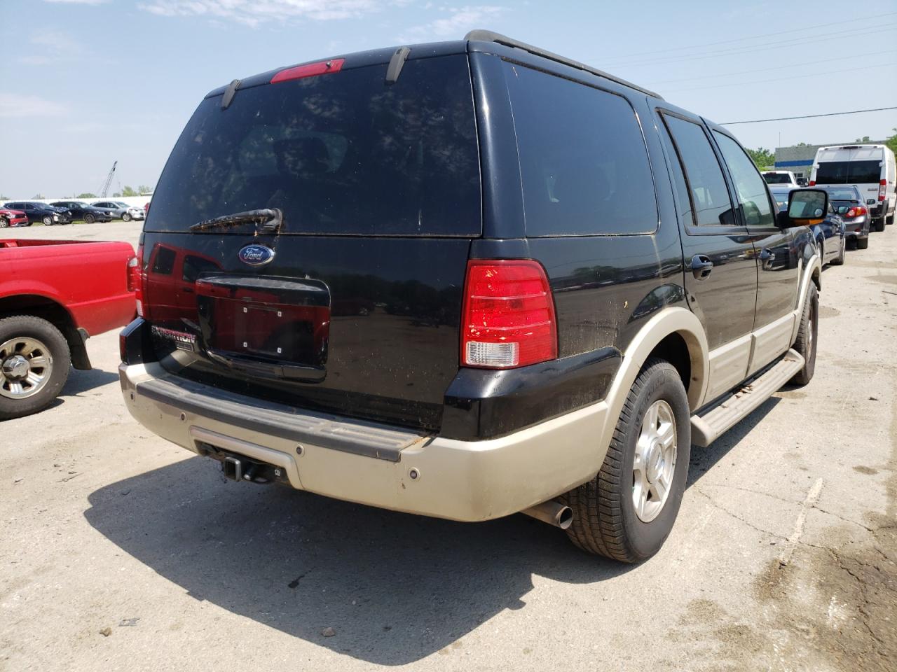Photo 4 from auction – 2005 FORD EXPEDITION with VIN 1FMFU18525LA23561