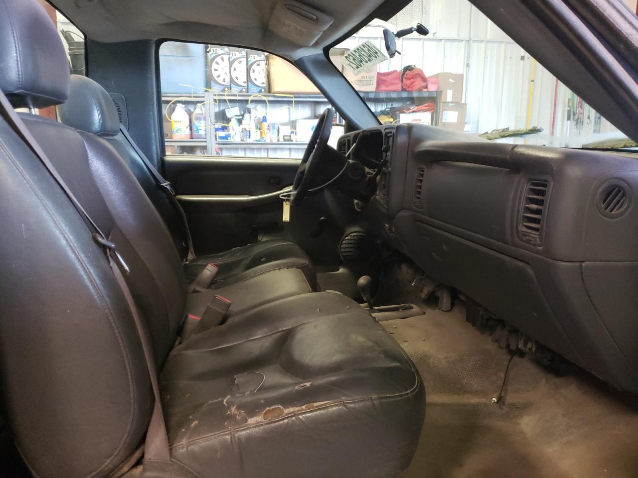 Photo 5 from auction – 2004 CHEVROLET SILVERADO with VIN 1GCHK24U34E356859