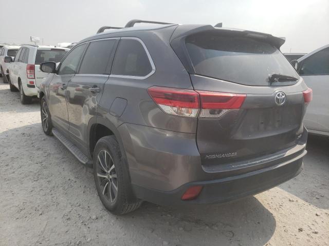Photo 3 from auction – 2017 TOYOTA HIGHLANDER with VIN 5TDKZRFH2HS520497