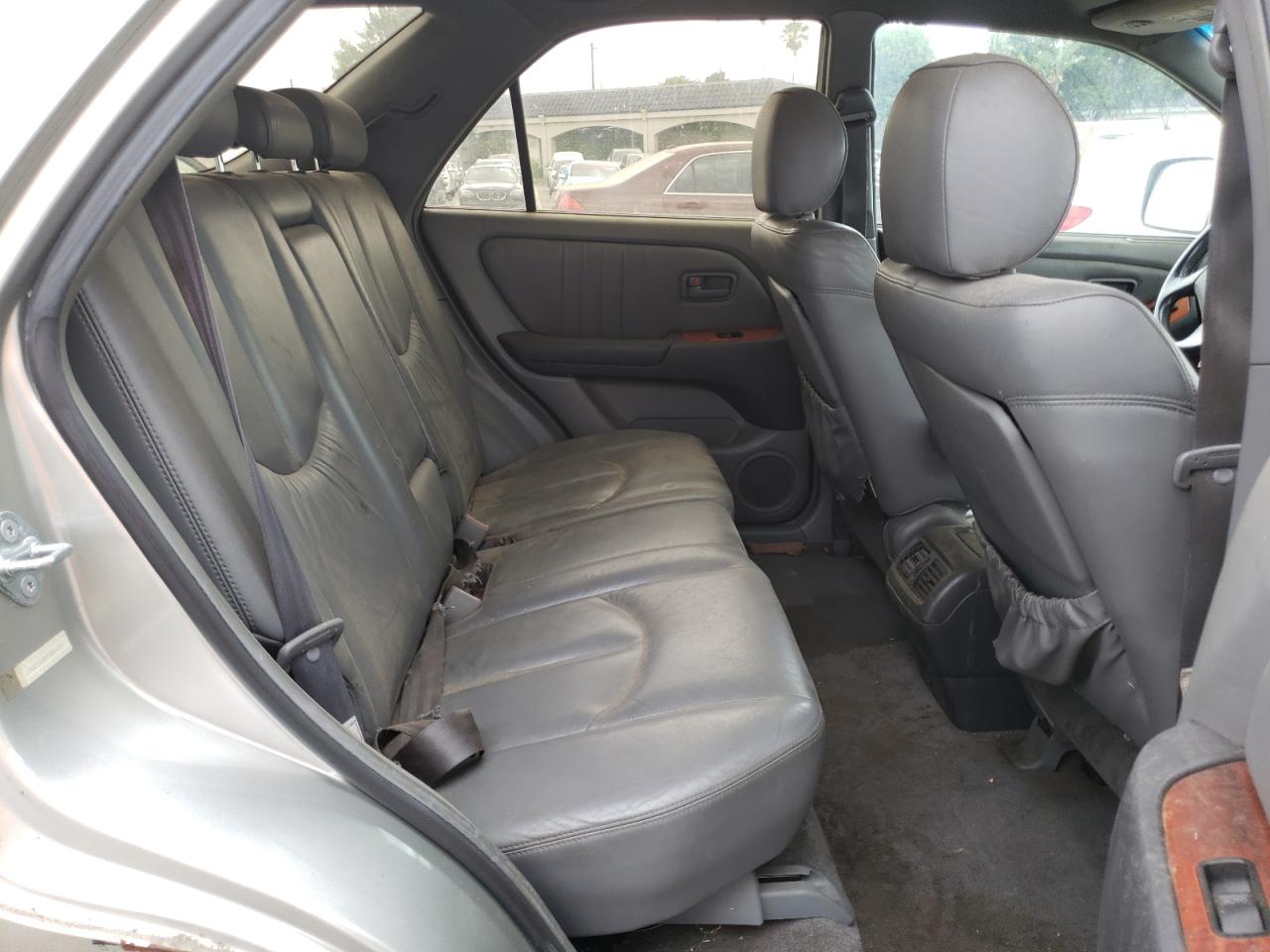 Photo 6 from auction – 2000 LEXUS RX 300 with VIN JT6GF10UXY0064314
