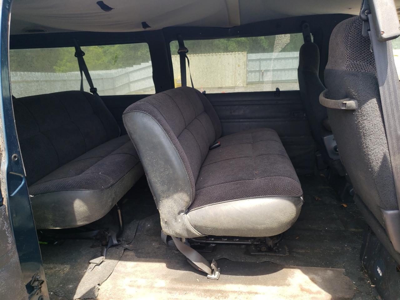 Photo 18 from auction – 2001 DODGE RAM WAGON with VIN 2B5WB35Z31K549598
