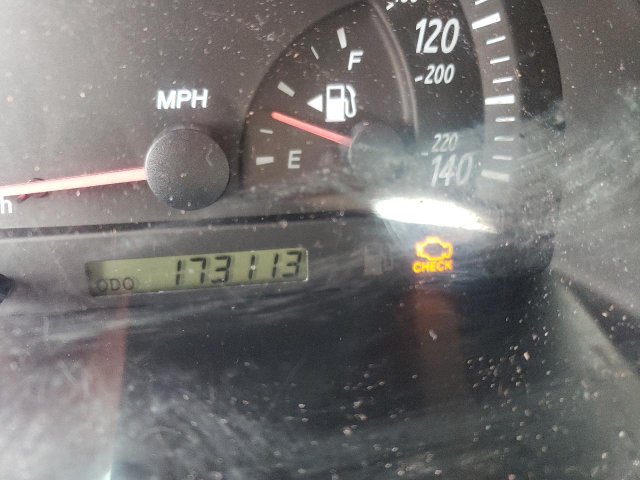 Photo 8 from auction – 2004 TOYOTA CAMRY LE with VIN 4T1BE32K54U353015