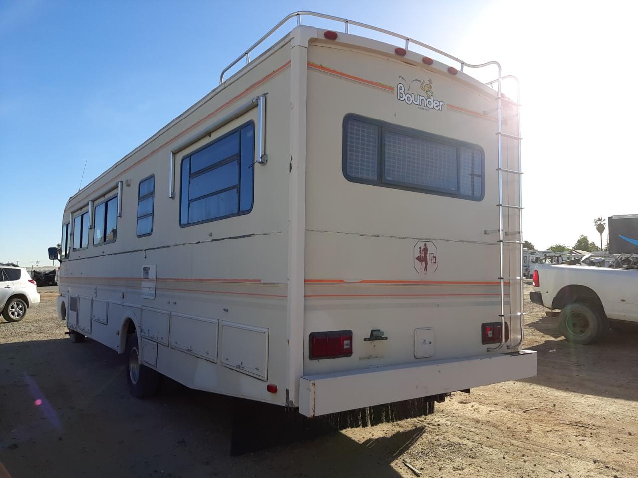 Photo 3 from auction – 1991 BOUN MOTORHOME with VIN 3FCMF53G9MJA01285