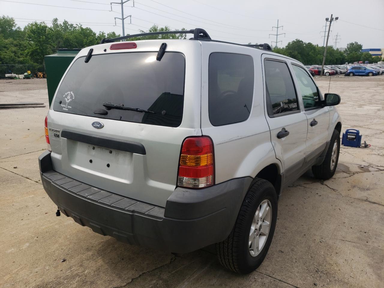 Foto 4 de la subasta – 2005 FORD ESCAPE con VIN 1FMYU03135DA19696