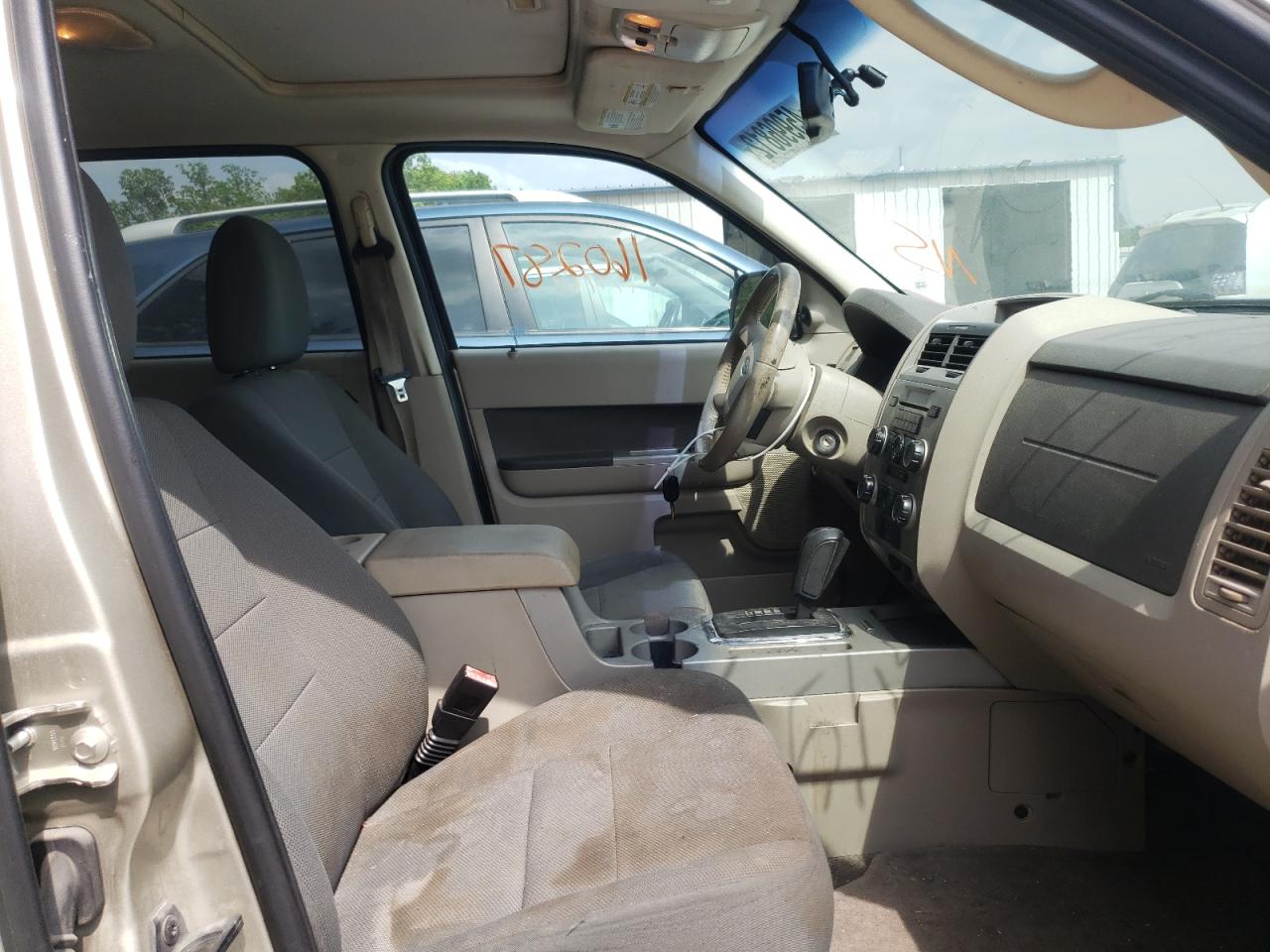 Photo 5 from auction – 2010 FORD ESCAPE XLT with VIN 1FMCU0DG1AKA10711