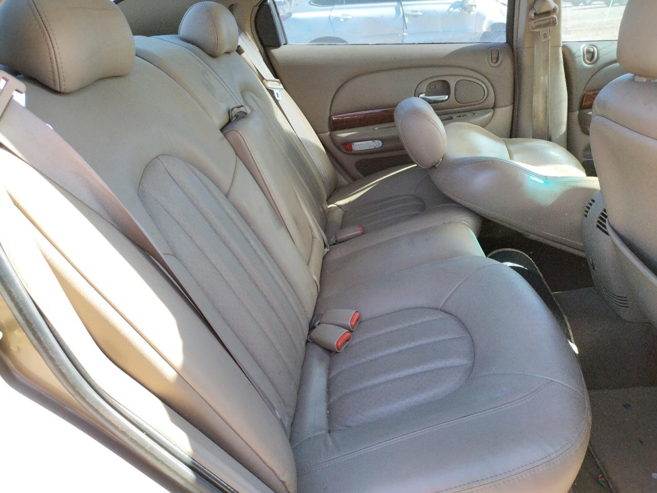 Photo 6 from auction – 2001 CHRYSLER 300M with VIN 2C3AE66G51H520189