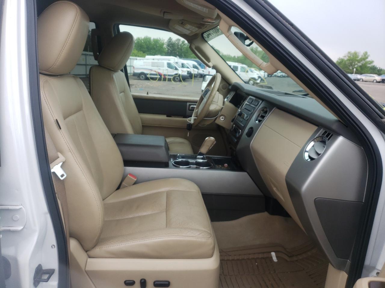 Photo 5 from auction – 2013 FORD EXPEDITION with VIN 1FMJK1J53DEF43927