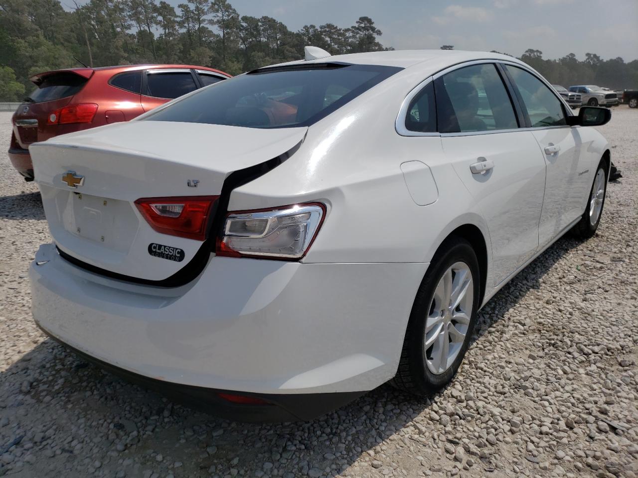 Photo 4 from auction – 2016 CHEVROLET MALIBU LT with VIN 1G1ZE5ST3GF171869