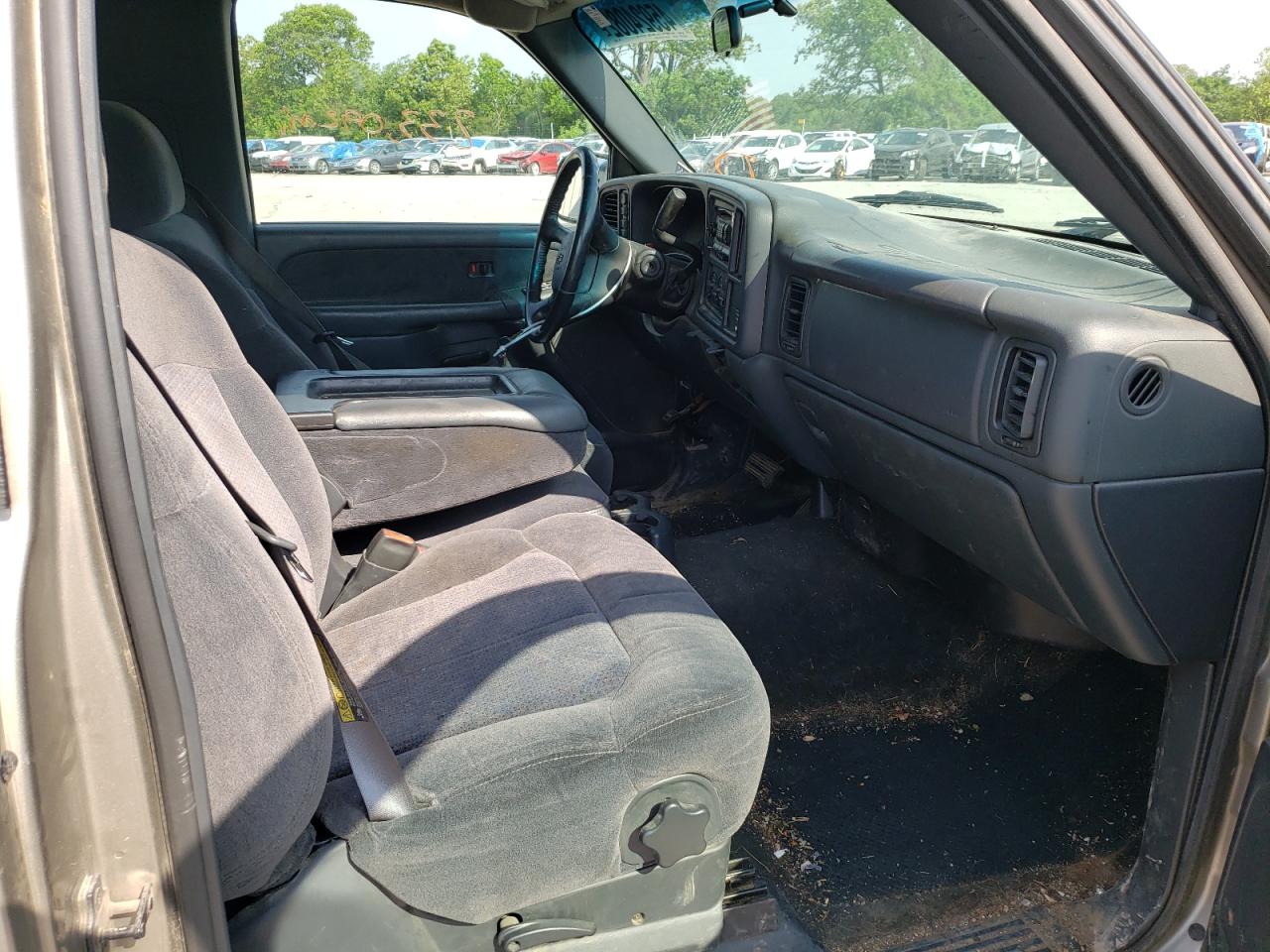 Photo 5 from auction – 2001 CHEVROLET SILVERADO with VIN 1GCEK14V61Z330802