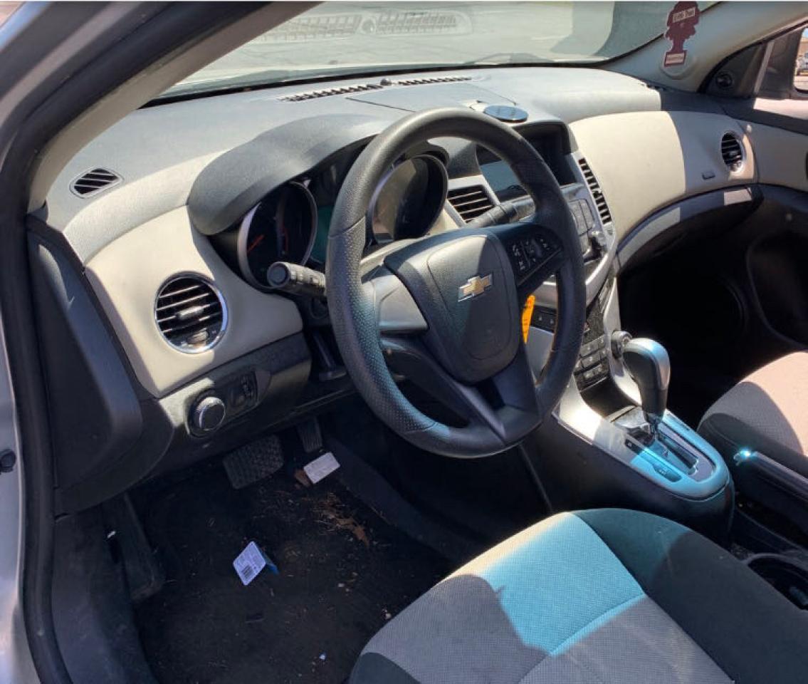 Photo 9 from auction – 2011 CHEVROLET CRUZE LS with VIN 1G1PC5SH4B7271345