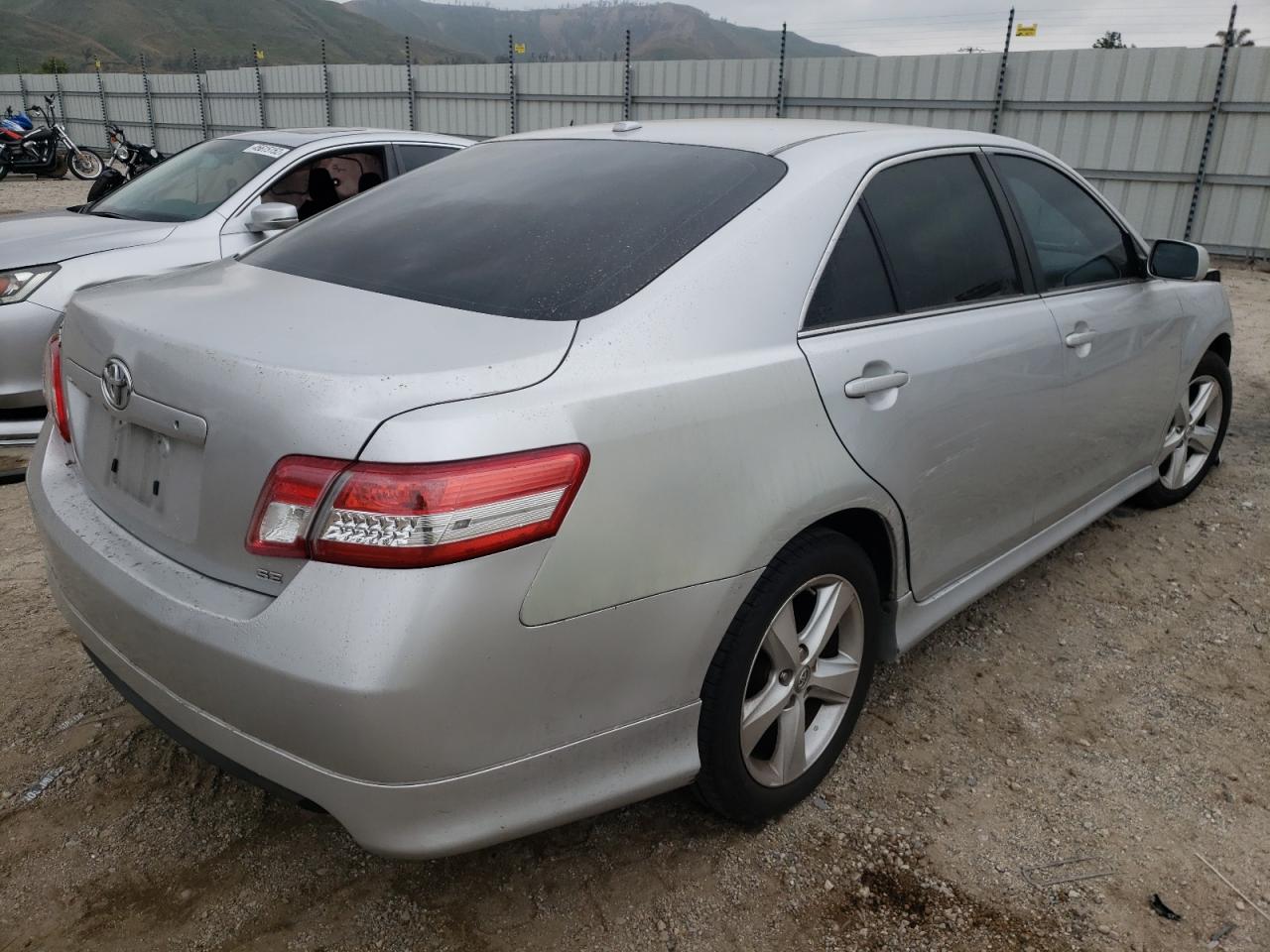 Photo 4 from auction – 2011 TOYOTA CAMRY BASE with VIN 4T1BF3EK5BU726446
