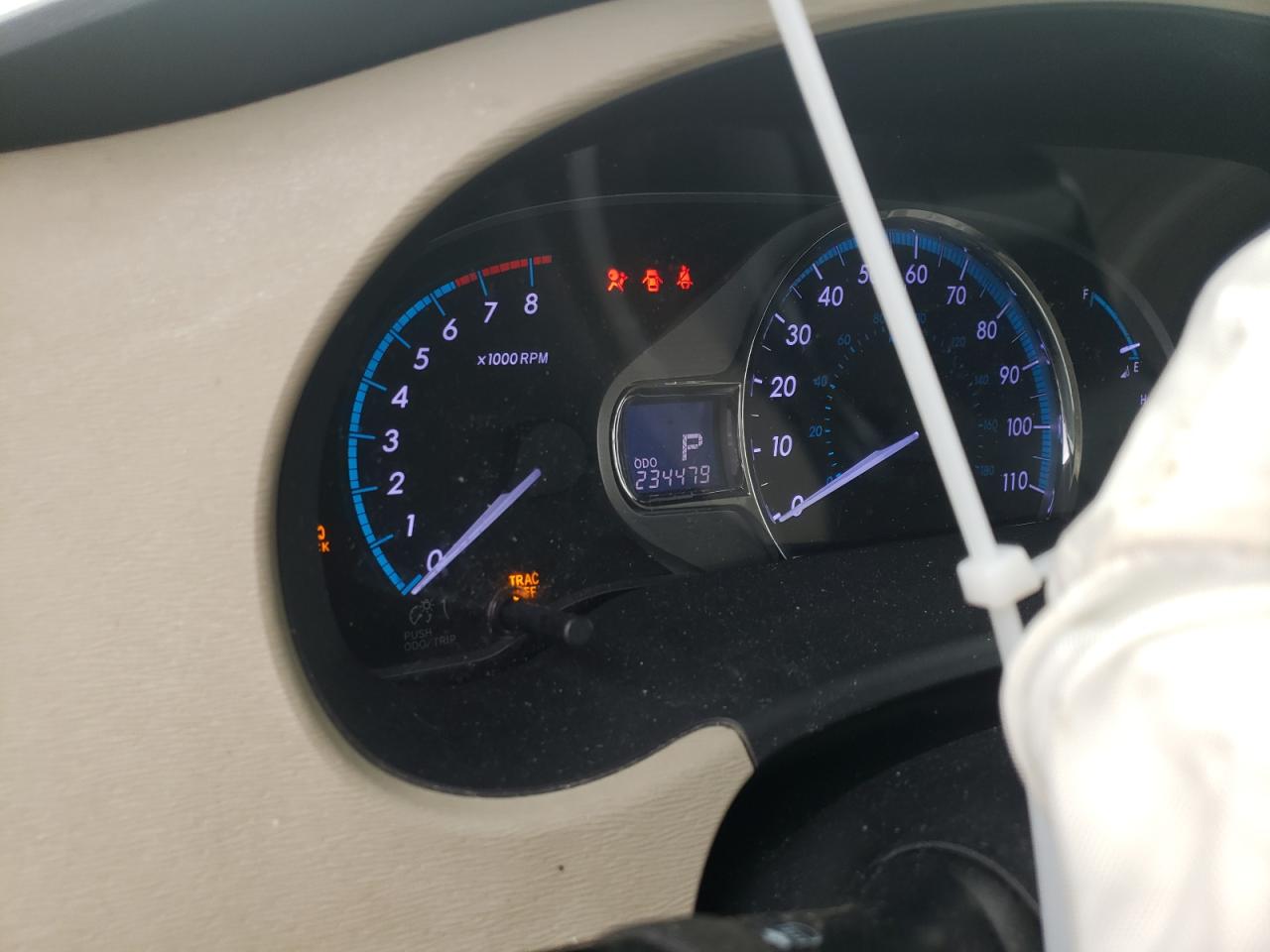 Photo 8 from auction – 2012 TOYOTA SIENNA XLE with VIN 5TDYK3DC4CS246313