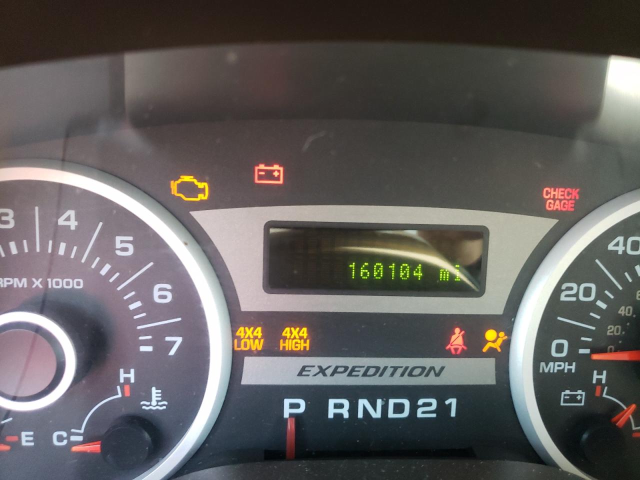 Photo 8 from auction – 2005 FORD EXPEDITION with VIN 1FMFU18525LA23561